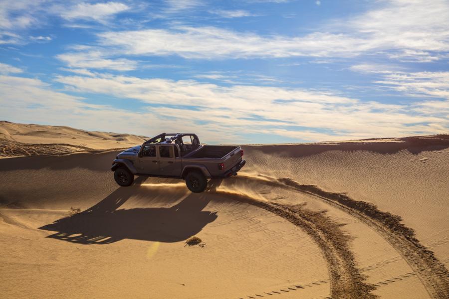 Jeep Gladiator Mojave (JT) 2020 года  (NA) (фото 10 из 58)